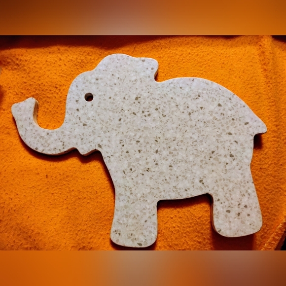 Granite Elephant Cutting Board - Picture 1 of 3